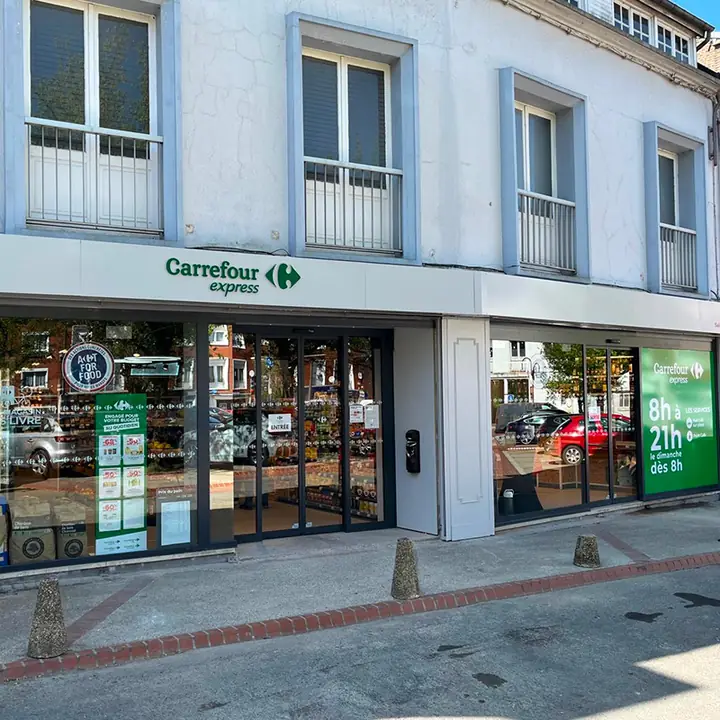 Carrefour Express : enseigne de façade