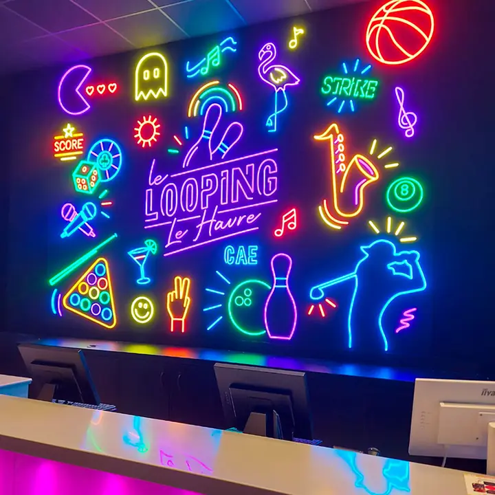 Le Looping : mur de néons led