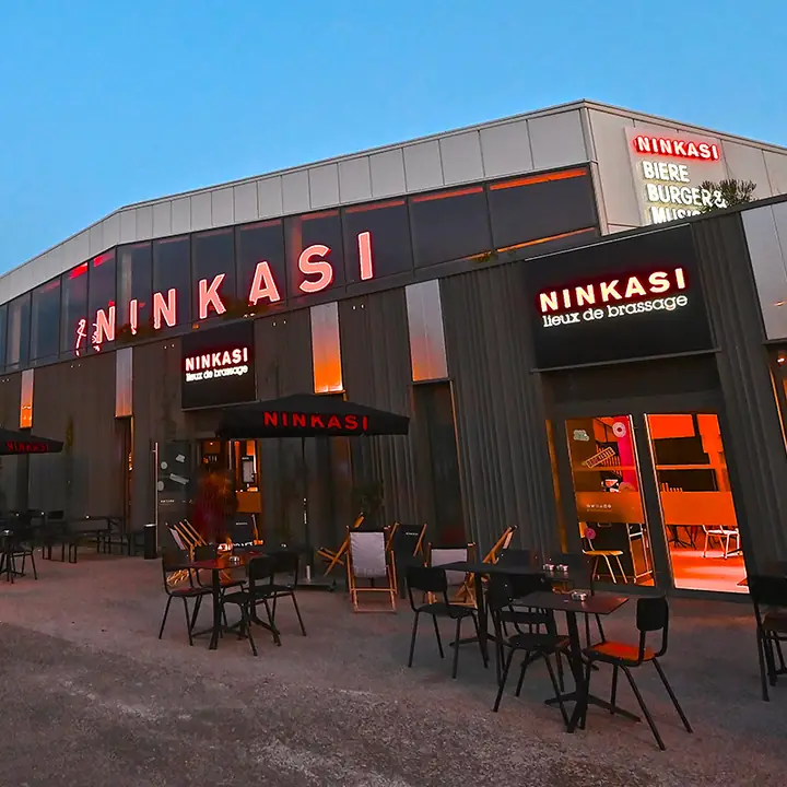 Ninkasi : enseignes de façade